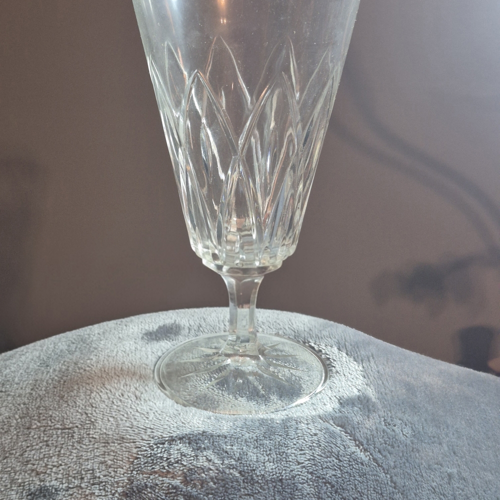 Set of 12 Vintage Pressed Glass Goblets – Mid-Century Modern Petal & Starburst D